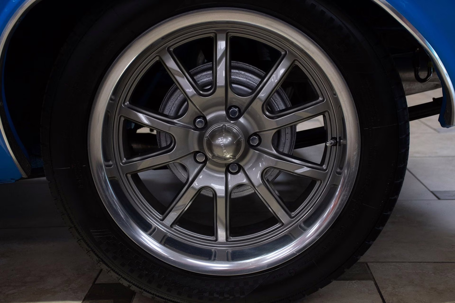 1972 Petty Blue Dodge Challenger