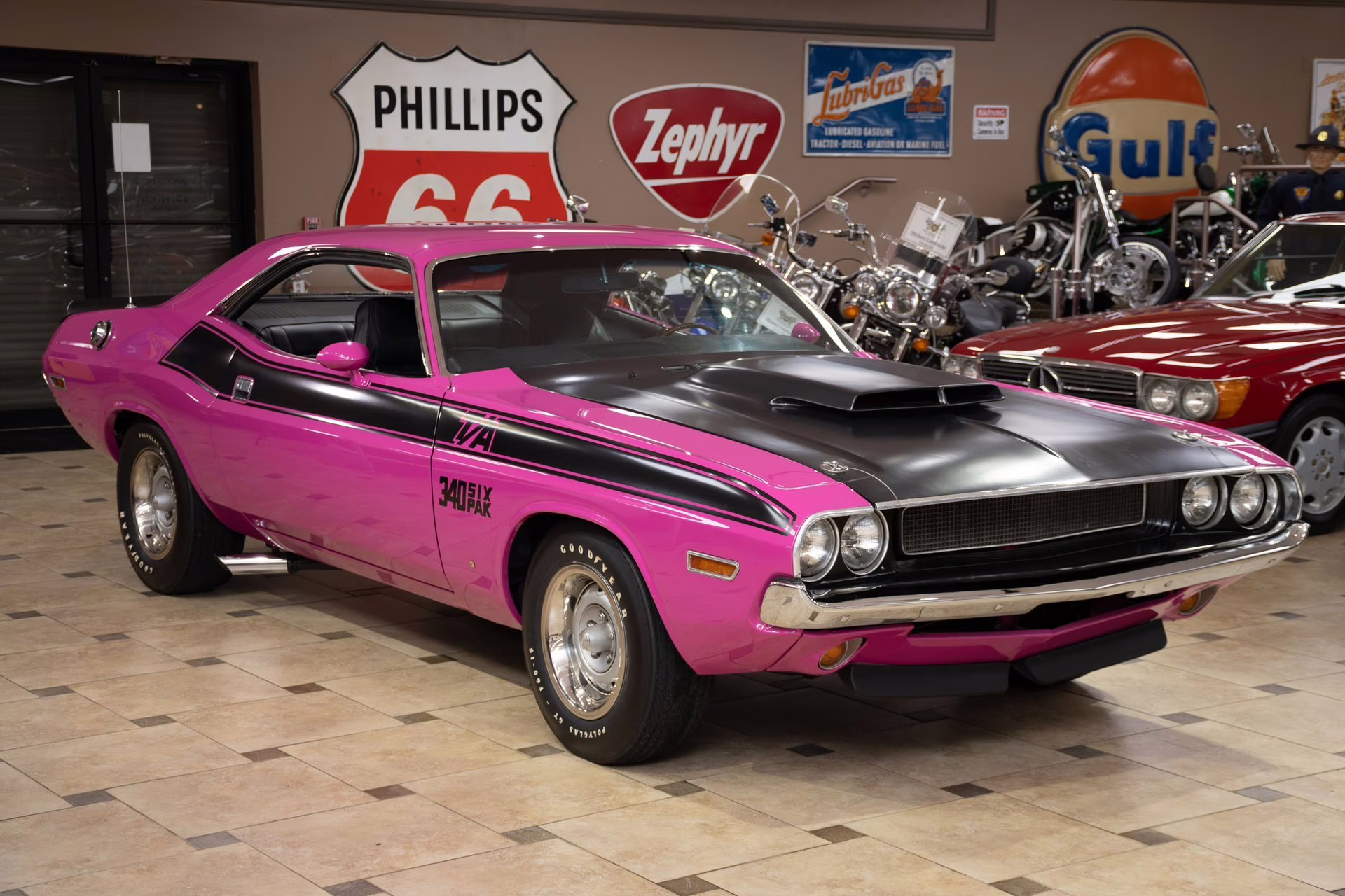 1970 FM3 Panther Pink Dodge Challenger