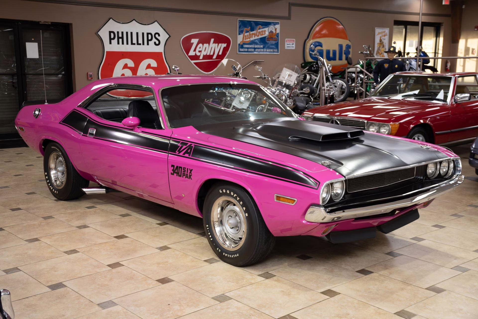 1970 FM3 Panther Pink Dodge Challenger