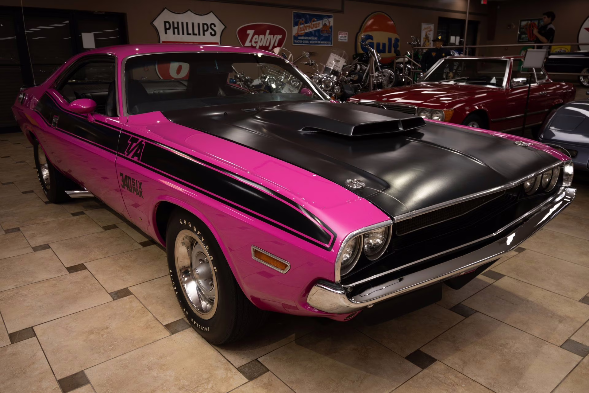 1970 FM3 Panther Pink Dodge Challenger