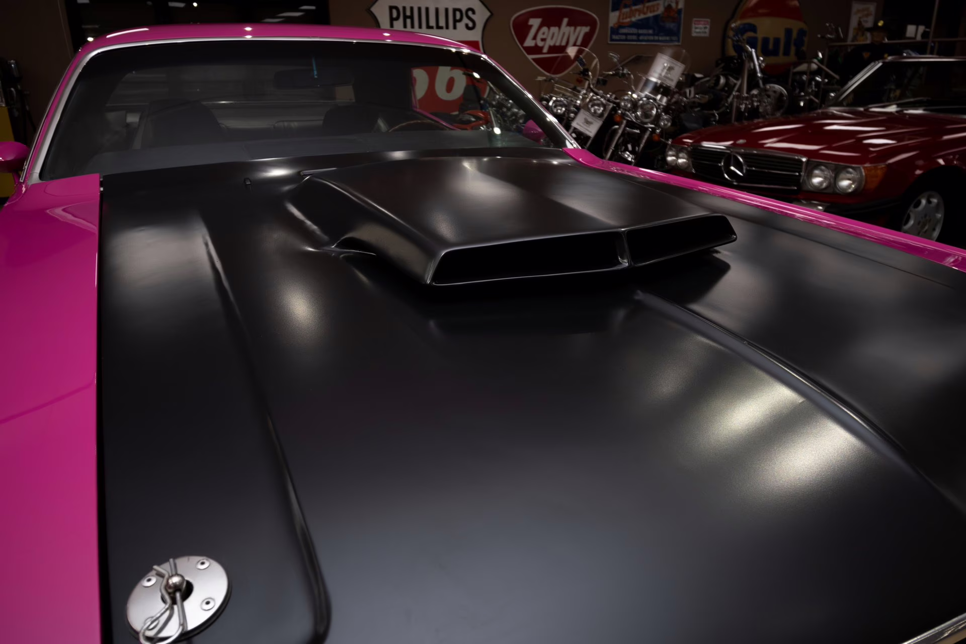 1970 FM3 Panther Pink Dodge Challenger