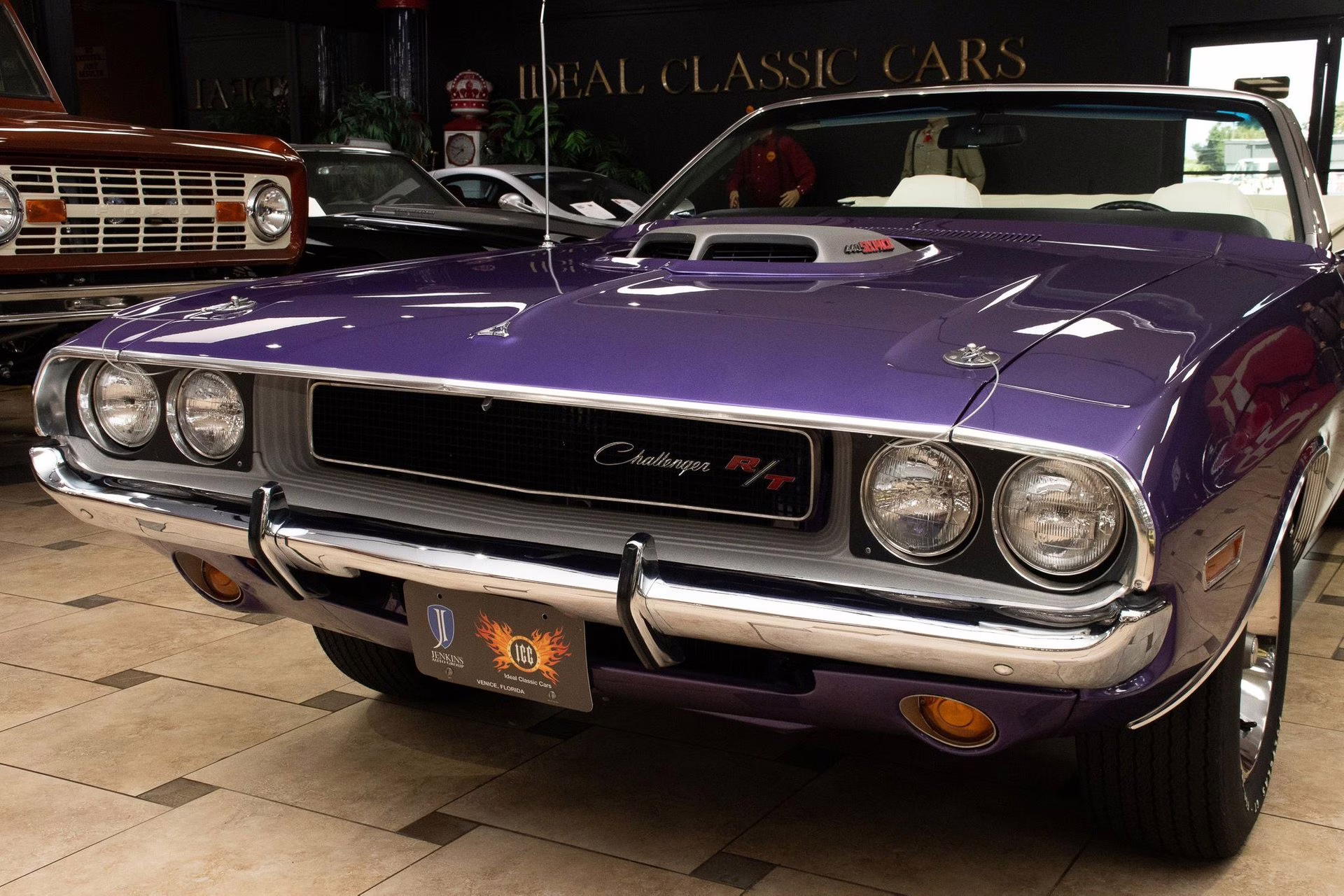 1970 Plum Crazy Dodge Challenger