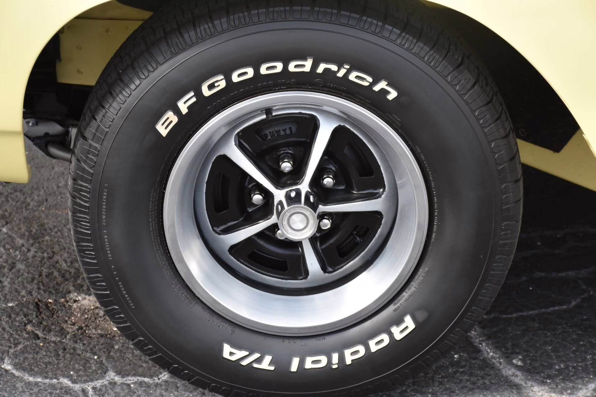 1969 Sunfire Yellow Plymouth Roadrunner