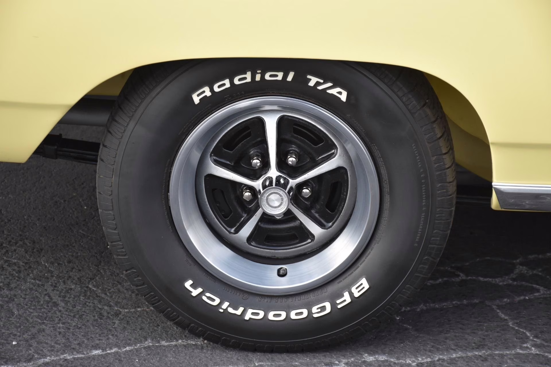 1969 Sunfire Yellow Plymouth Roadrunner