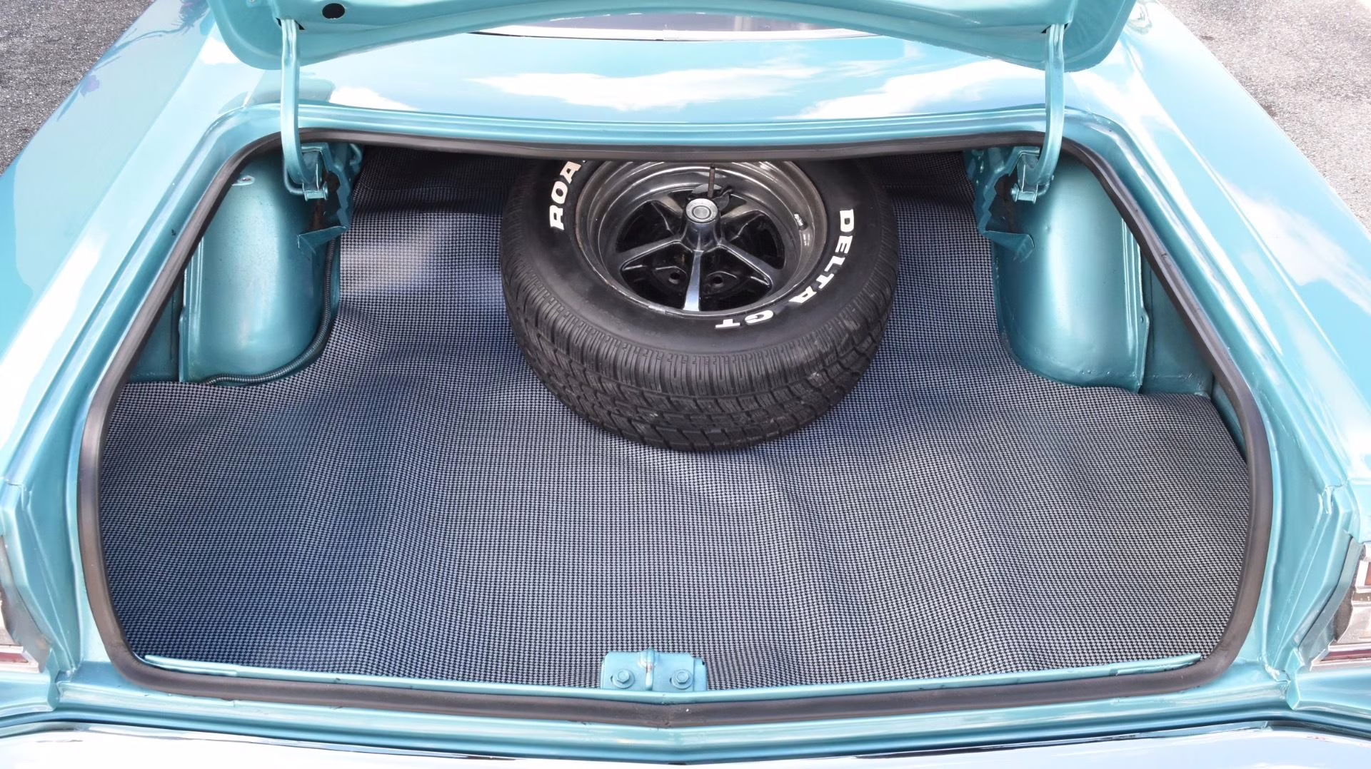 1968 Plymouth Satellite Road Runner