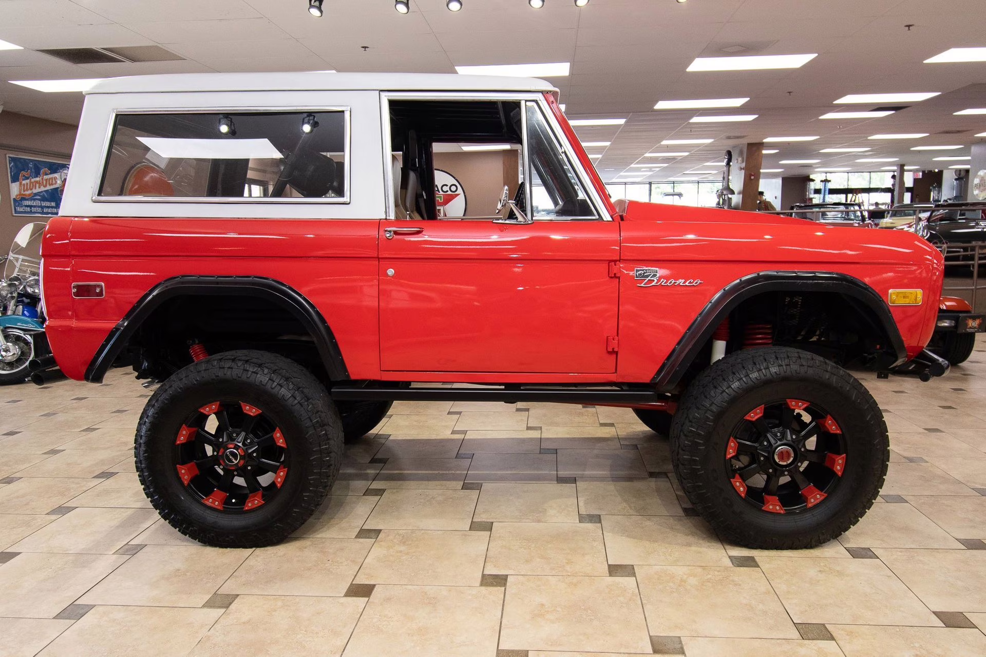 1975 Bright Red/White Ford Bronco