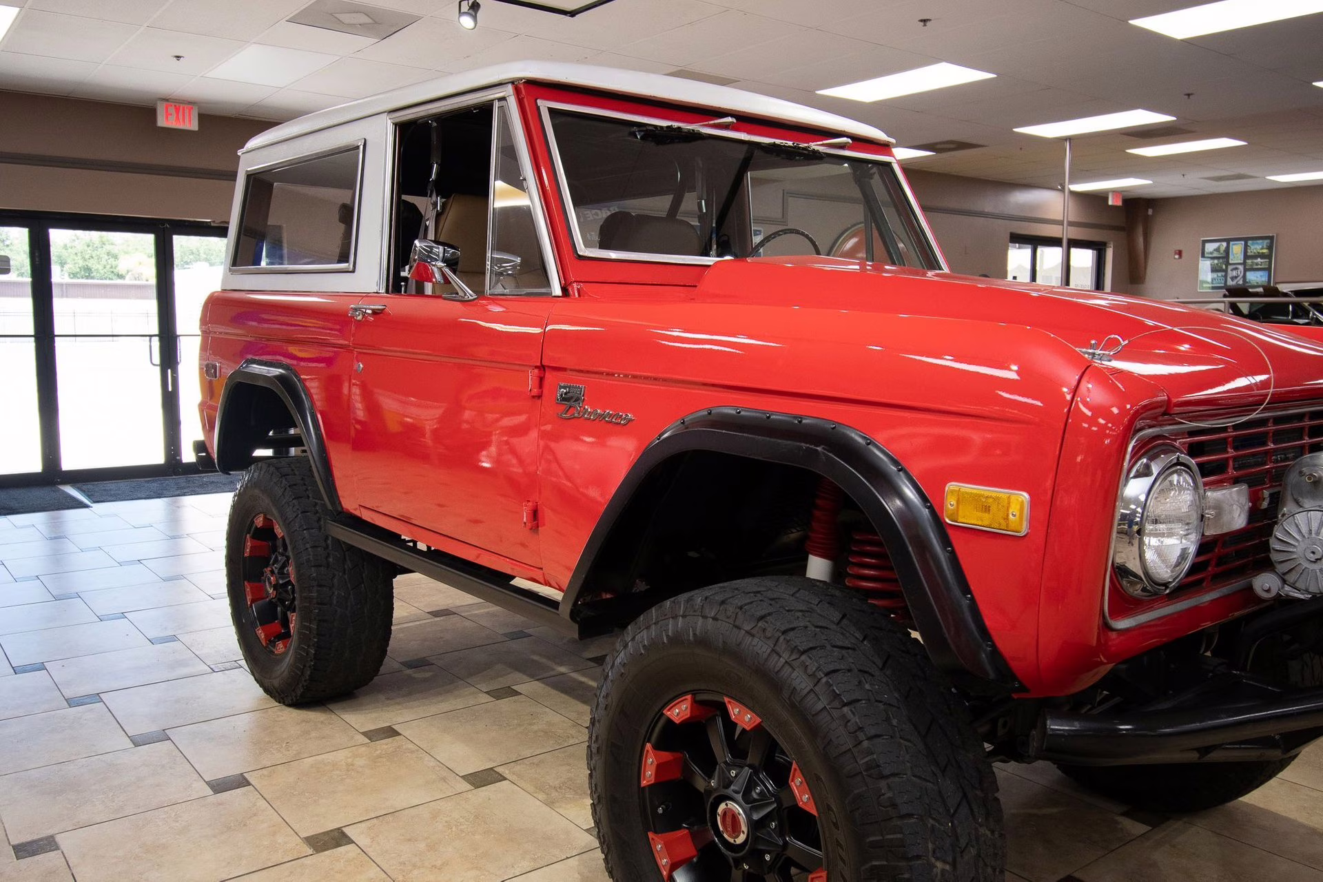 1975 Bright Red/White Ford Bronco