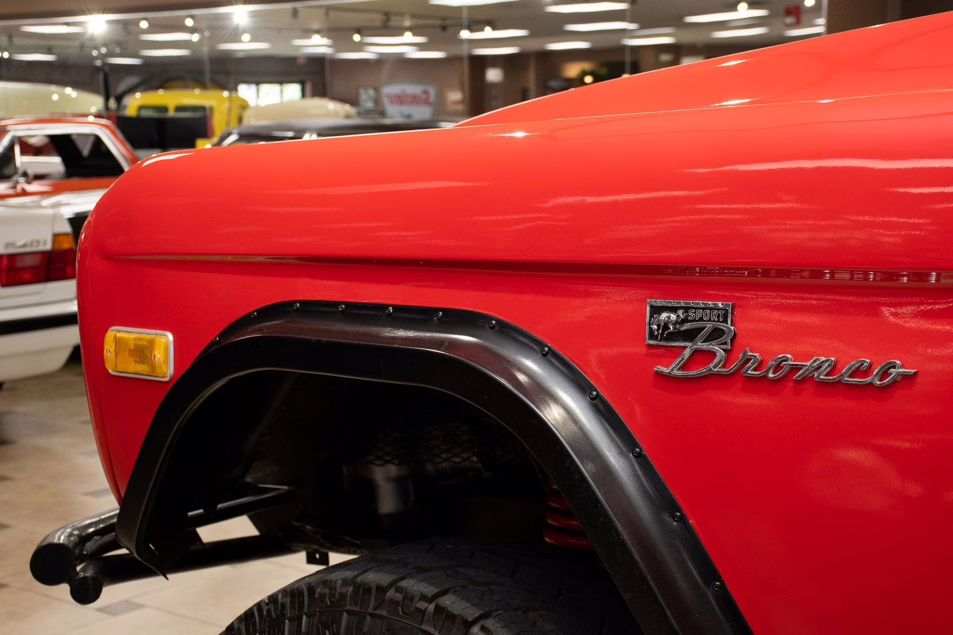 1975 Bright Red/White Ford Bronco