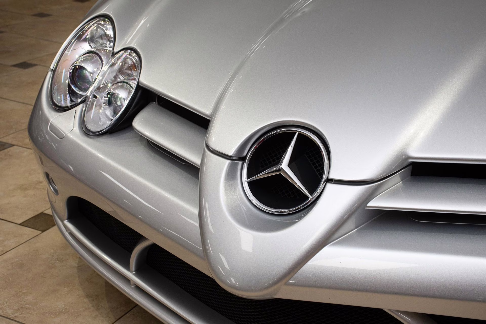 2005 Crystal Laurite Silver Mercedes-Benz SLR