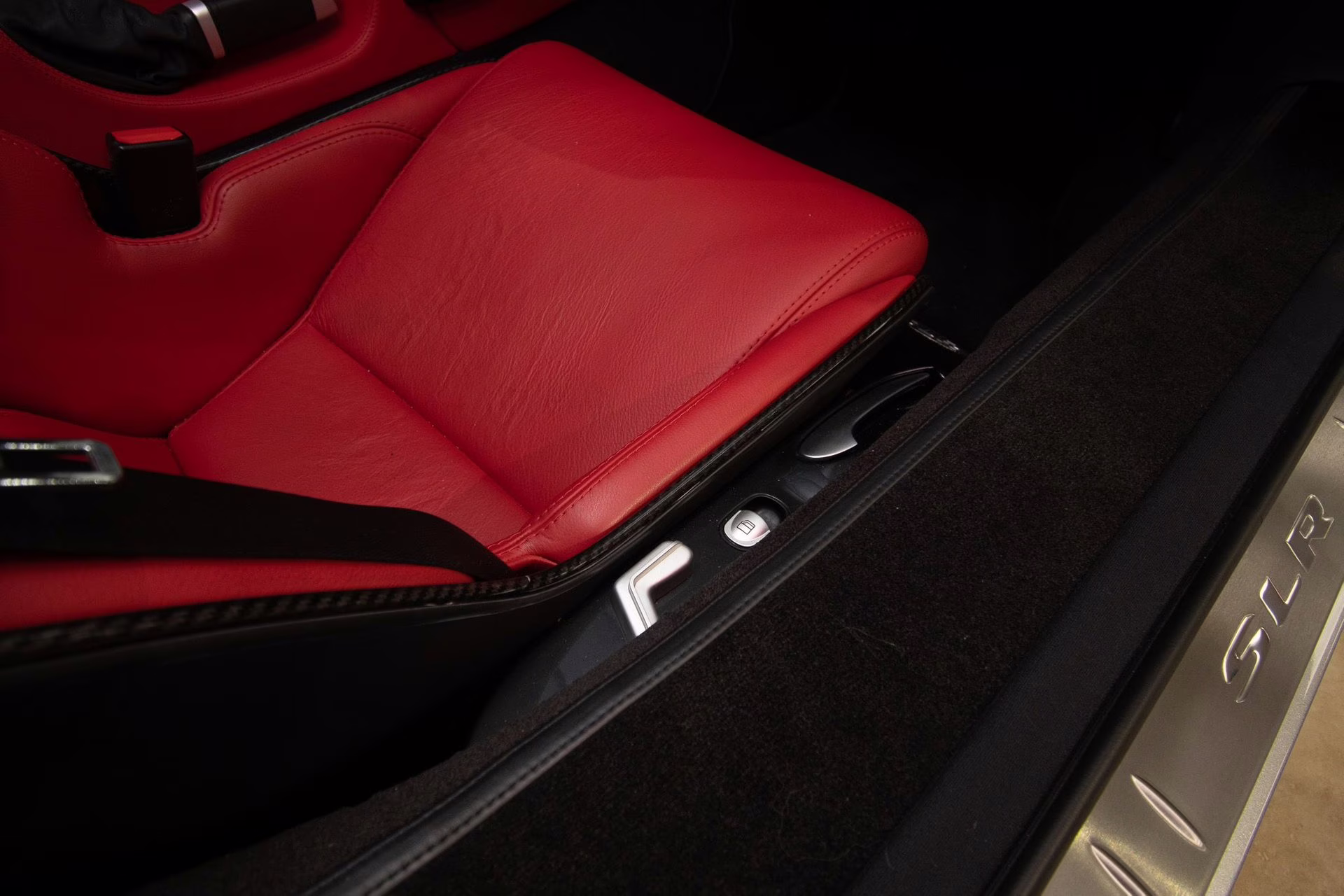 2005 Crystal Laurite Silver Mercedes-Benz SLR