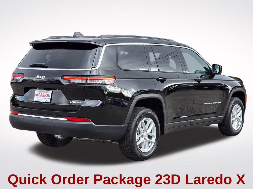2025 Diamond Black Crystal Pearlcoat Jeep Grand Cherokee L Laredo 4X4 SUV