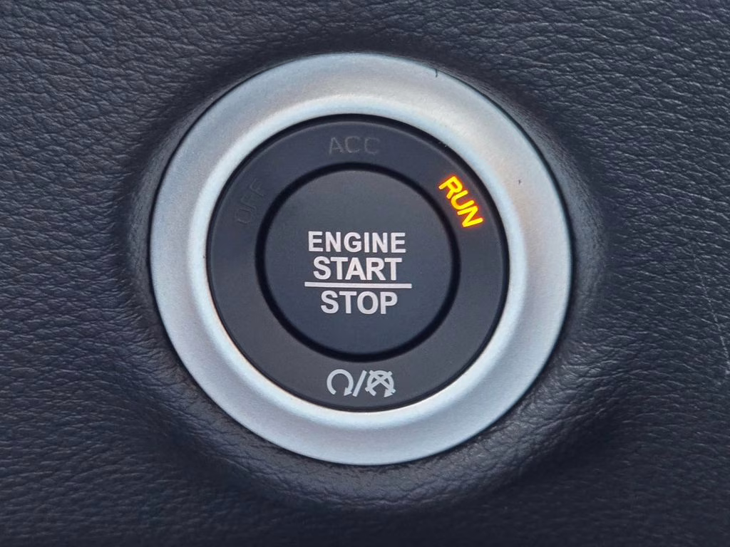 2026 Bright White Clearcoat Chrysler Pacifica Pinnacle FWD Van