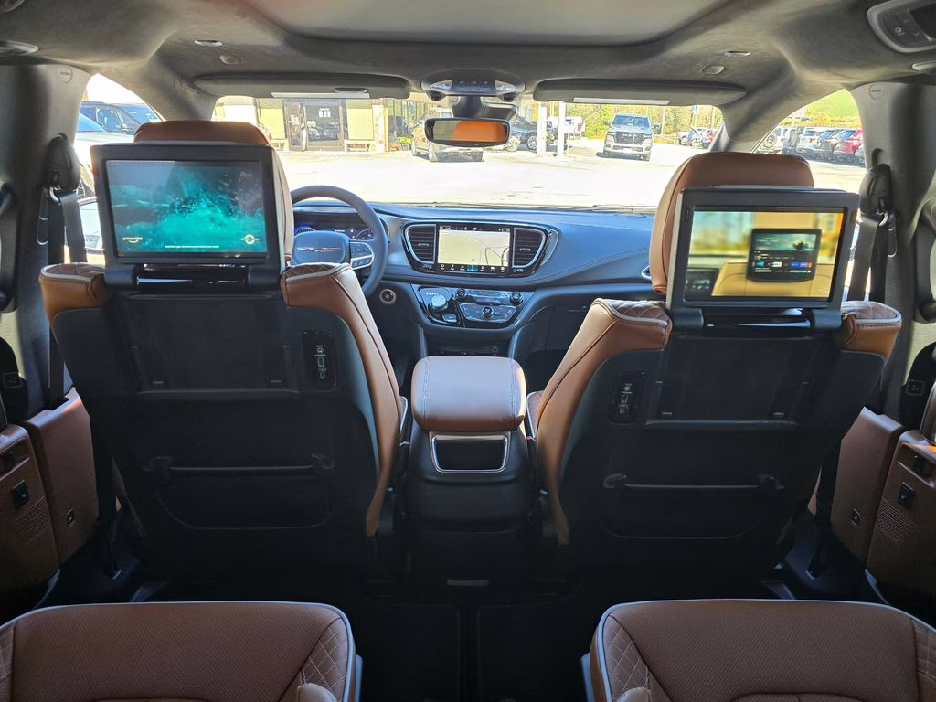 2026 Bright White Clearcoat Chrysler Pacifica Pinnacle FWD Van