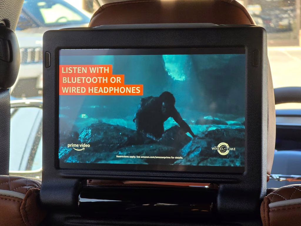 2026 Bright White Clearcoat Chrysler Pacifica Pinnacle FWD Van