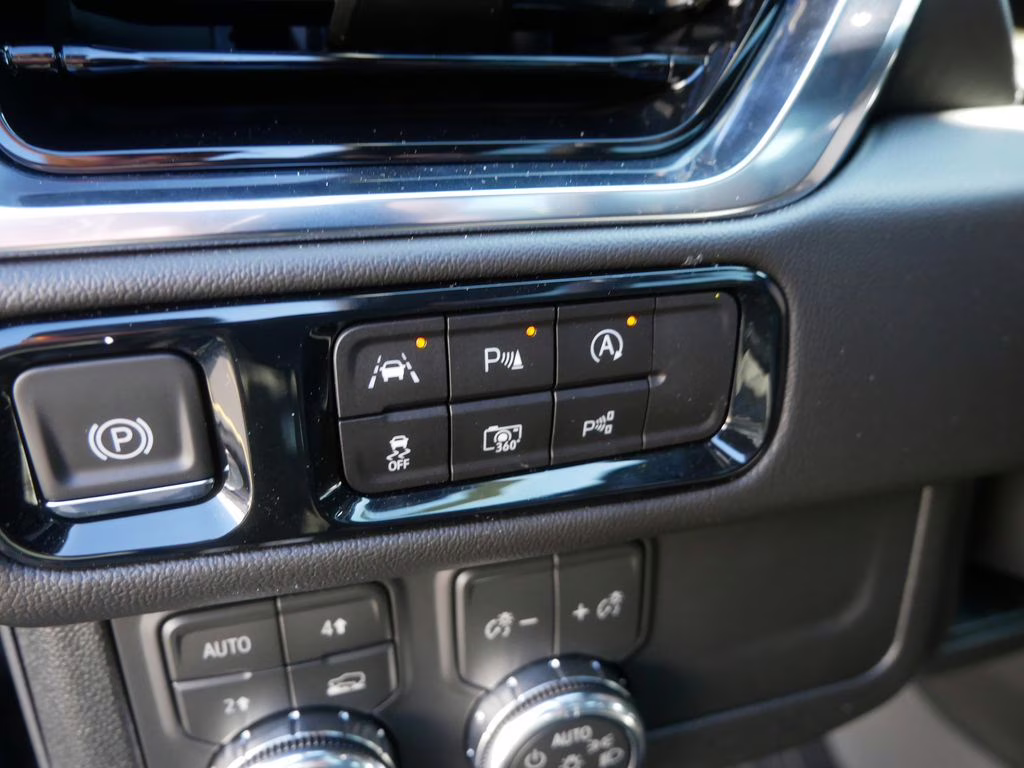 2026 Sterling Metallic GMC Yukon XL Denali 4X4 SUV