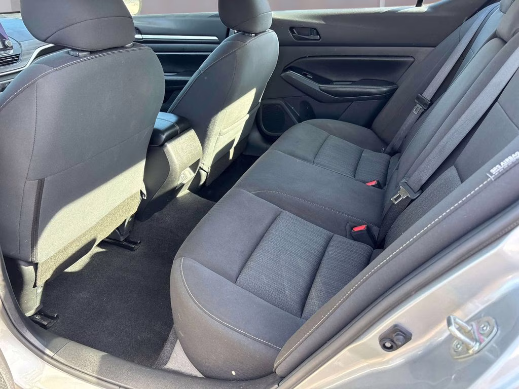 2023 Brilliant Silver Metallic Nissan Altima 2.5 SV FWD Sedan