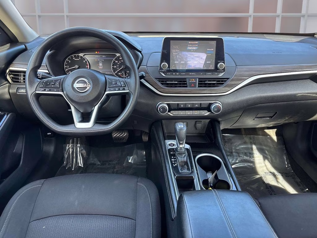 2023 Brilliant Silver Metallic Nissan Altima 2.5 SV FWD Sedan