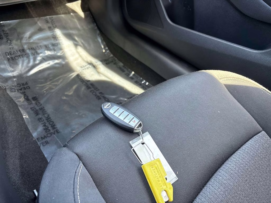 2023 Brilliant Silver Metallic Nissan Altima 2.5 SV FWD Sedan