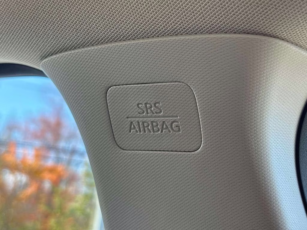 2023 Brilliant Silver Metallic Nissan Altima 2.5 SV FWD Sedan