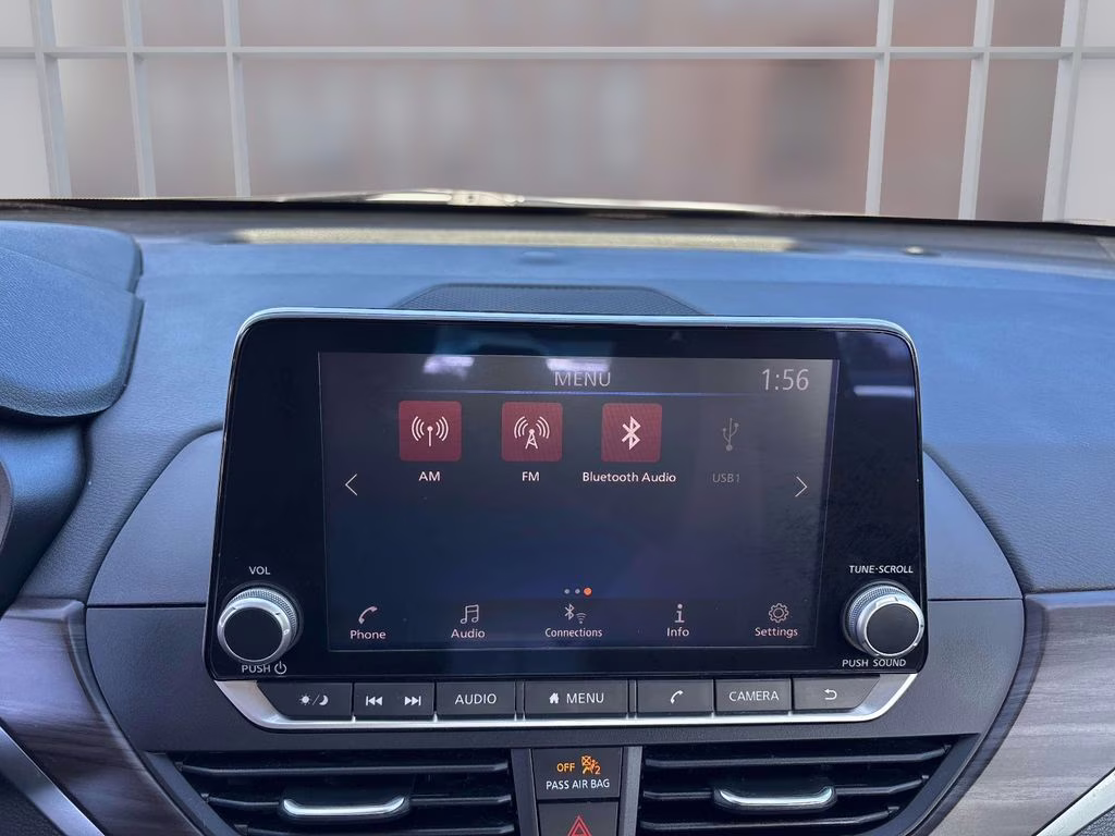 2023 Brilliant Silver Metallic Nissan Altima 2.5 SV FWD Sedan