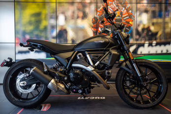 2025 DARK STEALTH Ducati SCRAMBLER ICON DARK