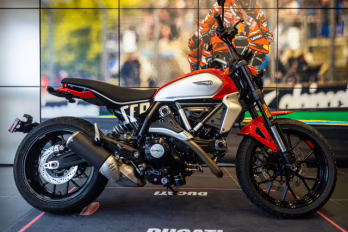 2025 DUCATI RED Ducati SCRAMBLER ICON