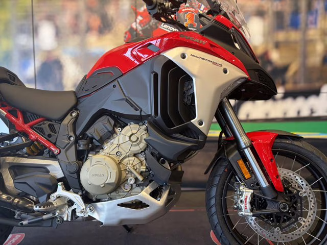 2025 DUCATI RED Ducati Multistrada V4 Rally SPOKES WHEELS