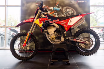 2026 DUCATI RED Ducati DESMO 450 MX