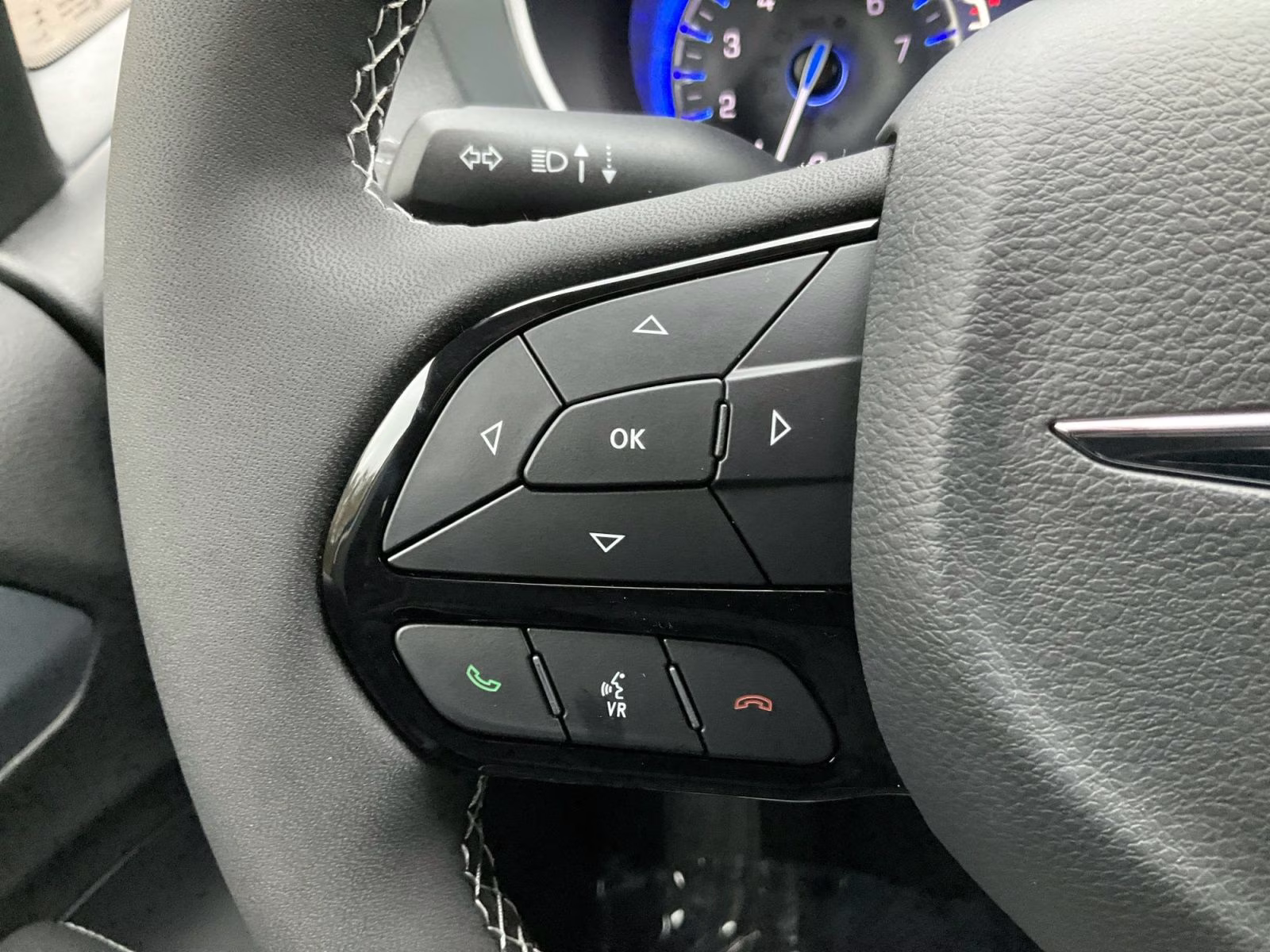 2026 Bright White Clearcoat Chrysler Pacifica Limited AWD Van