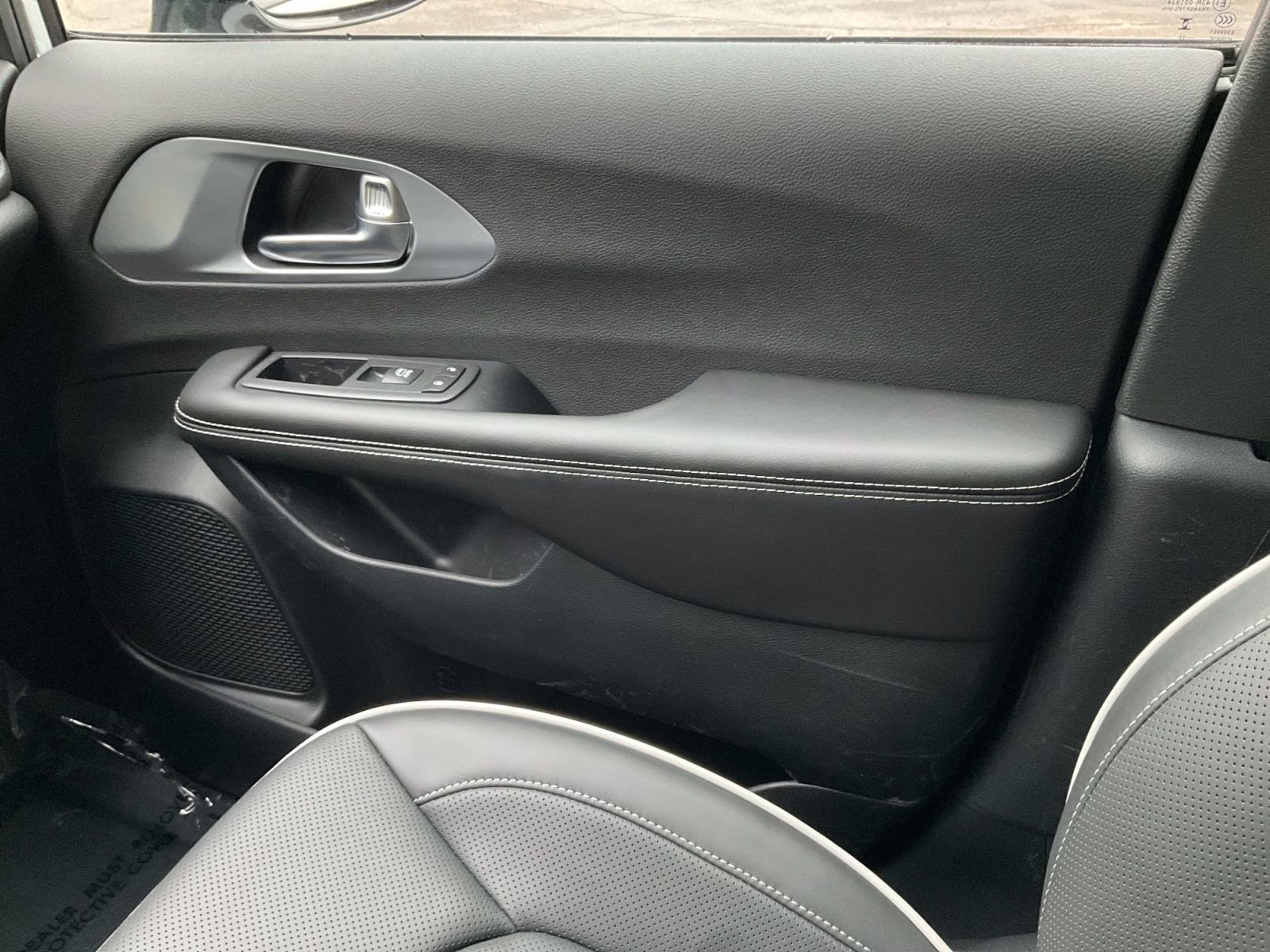 2026 Bright White Clearcoat Chrysler Pacifica Limited AWD Van