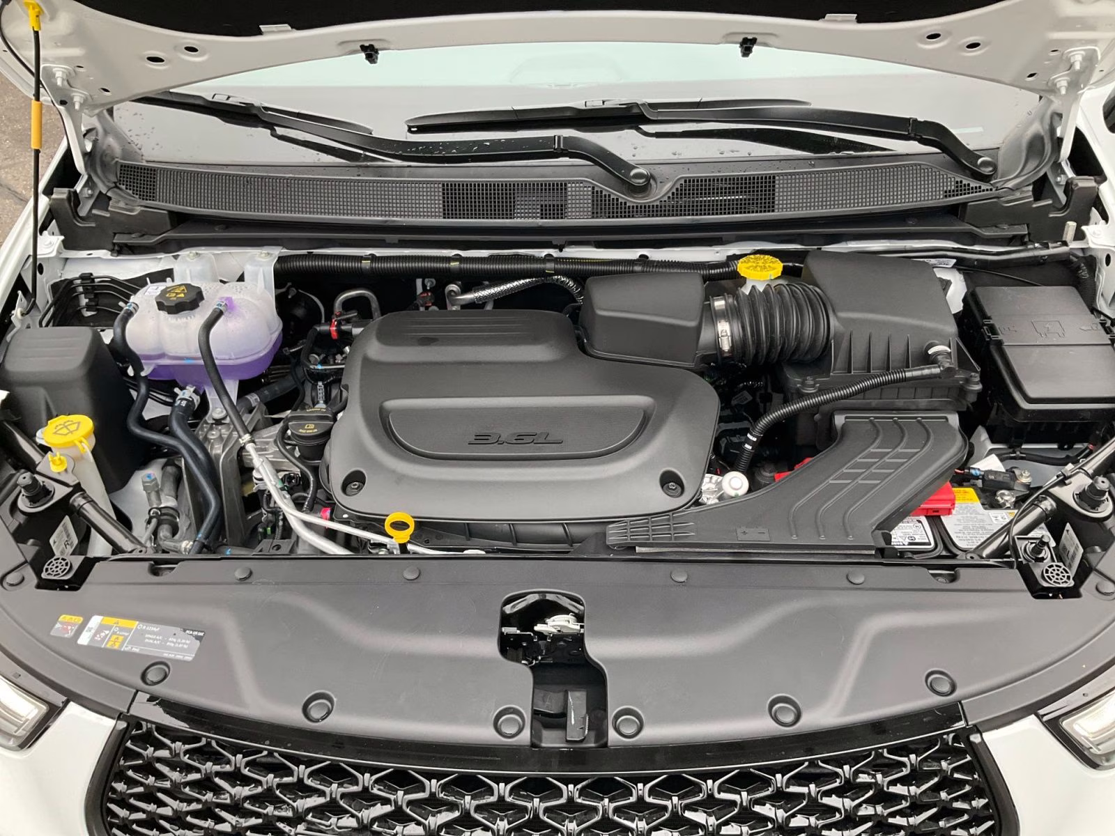 2026 Bright White Clearcoat Chrysler Pacifica Limited AWD Van