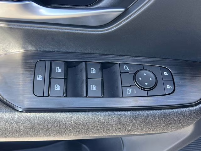 2026 Aspen White Tricoat Nissan Kicks SV FWD SUV