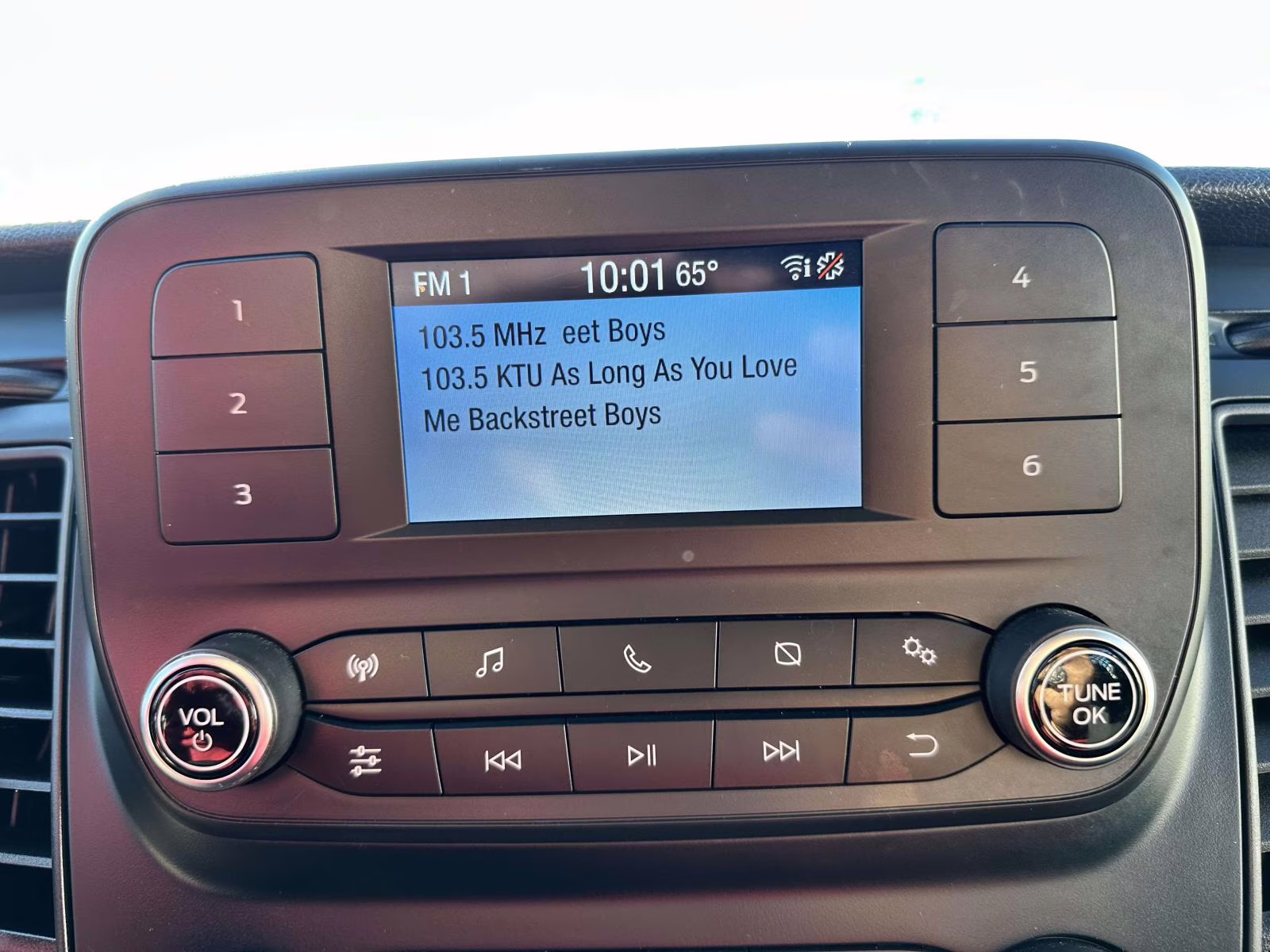 2024 Oxford White Ford Transit Cargo Van T-250 148 Low Rf 9070 GVWR RWD RWD Van