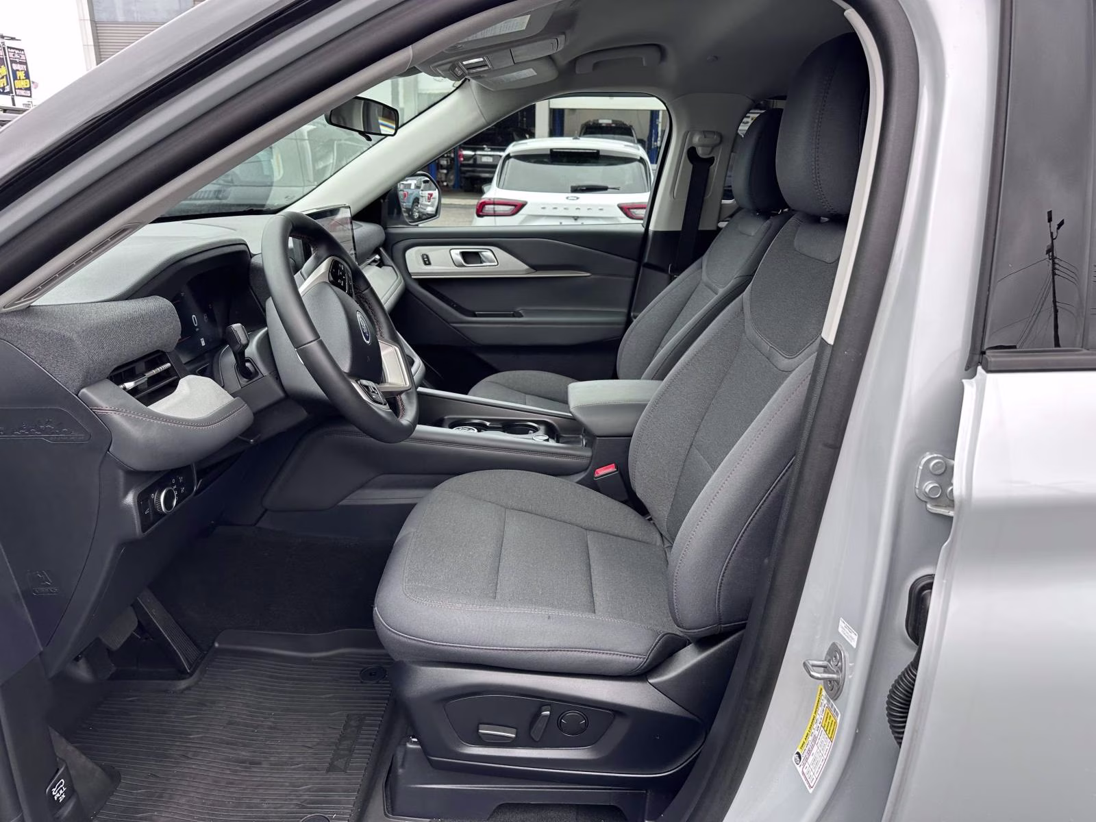 2026 Space White Metallic Ford Explorer Active w/100A Pkg 4WD 4X4 SUV