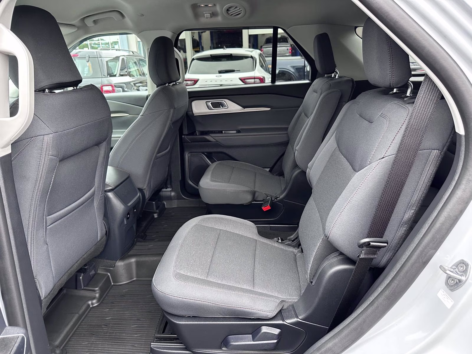 2026 Space White Metallic Ford Explorer Active w/100A Pkg 4WD 4X4 SUV