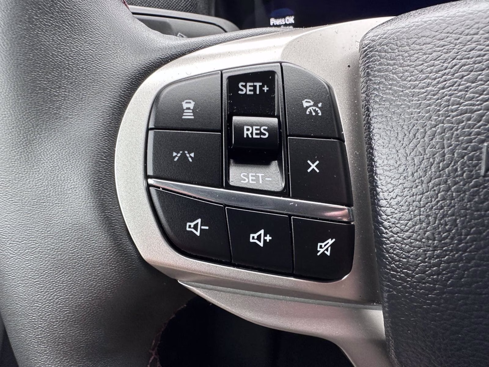 2026 Space White Metallic Ford Explorer Active w/100A Pkg 4WD 4X4 SUV