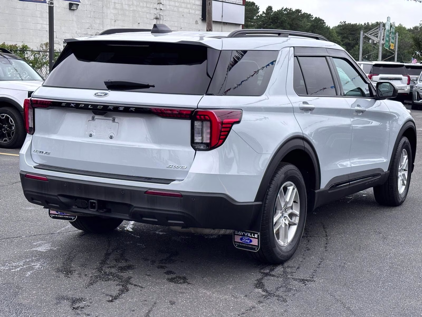 2026 Space White Metallic Ford Explorer Active w/100A Pkg 4WD 4X4 SUV