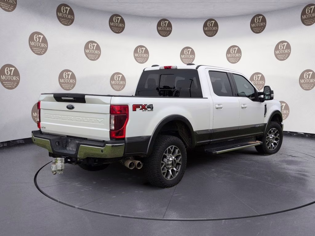 2020 White Ford Super Duty F-250 SRW Lariat 4X4 Truck
