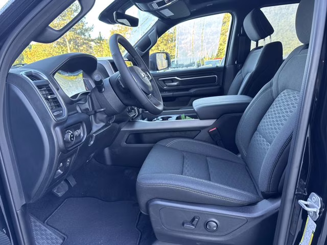 2026 Diamond Black Crystal Pearlcoat Ram 1500 Big Horn 4X4 Truck