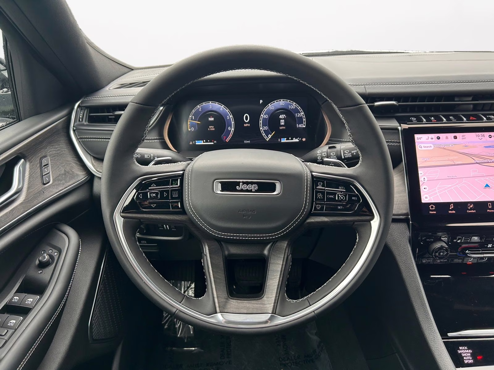 2025 Bright White Clearcoat Jeep Grand Cherokee Overland 4X4 SUV