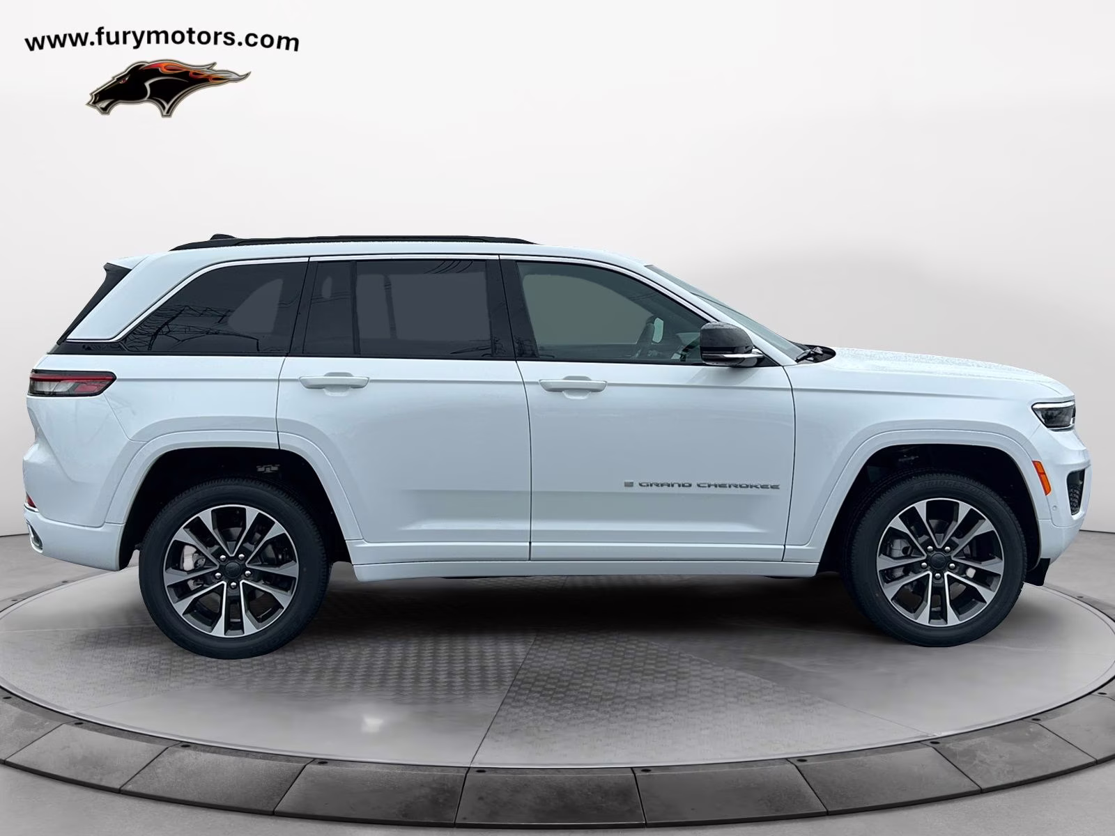2025 Bright White Clearcoat Jeep Grand Cherokee Overland 4X4 SUV
