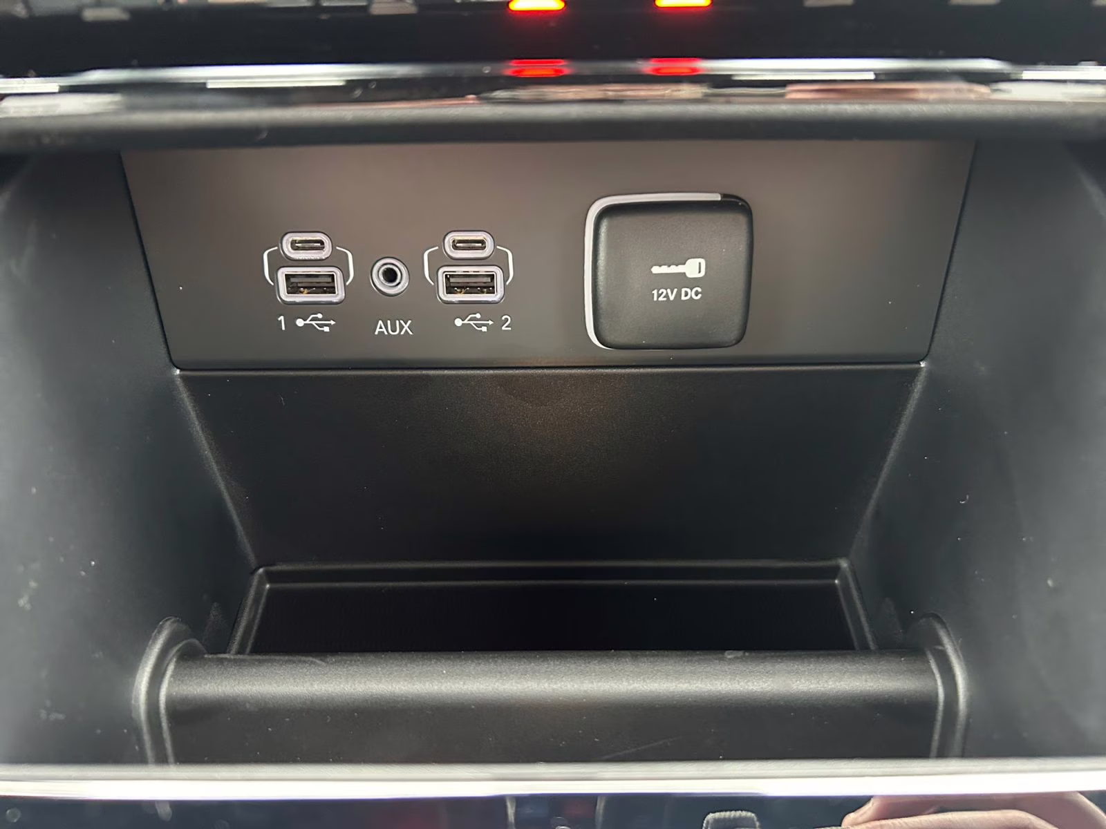 2025 Bright White Clearcoat Jeep Grand Cherokee Overland 4X4 SUV