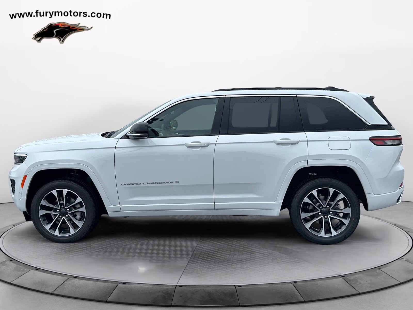 2025 Bright White Clearcoat Jeep Grand Cherokee Overland 4X4 SUV