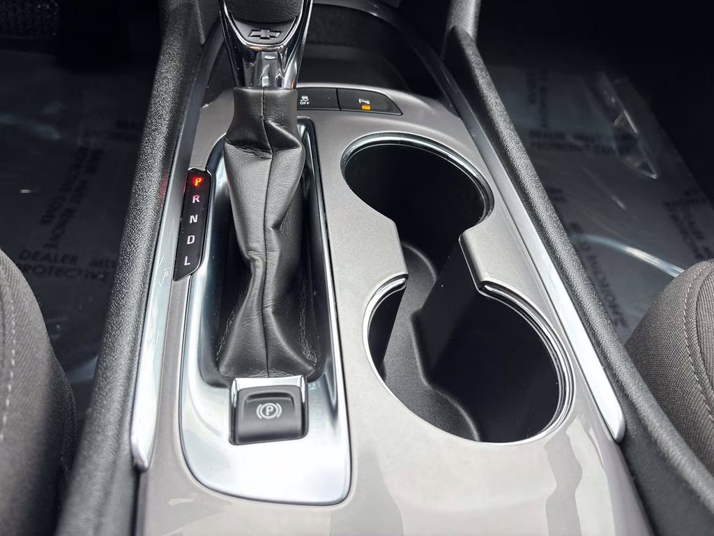 2024 Summit White Chevrolet Malibu LT FWD Sedan