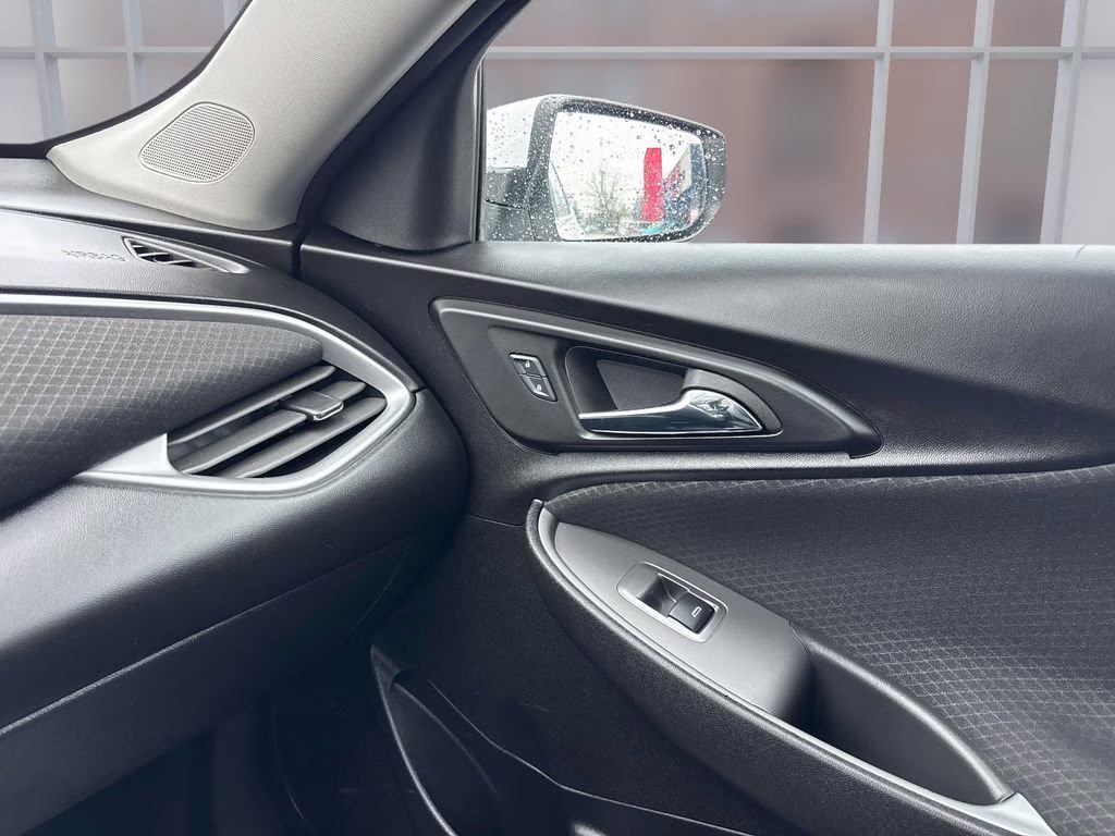 2024 Summit White Chevrolet Malibu LT FWD Sedan