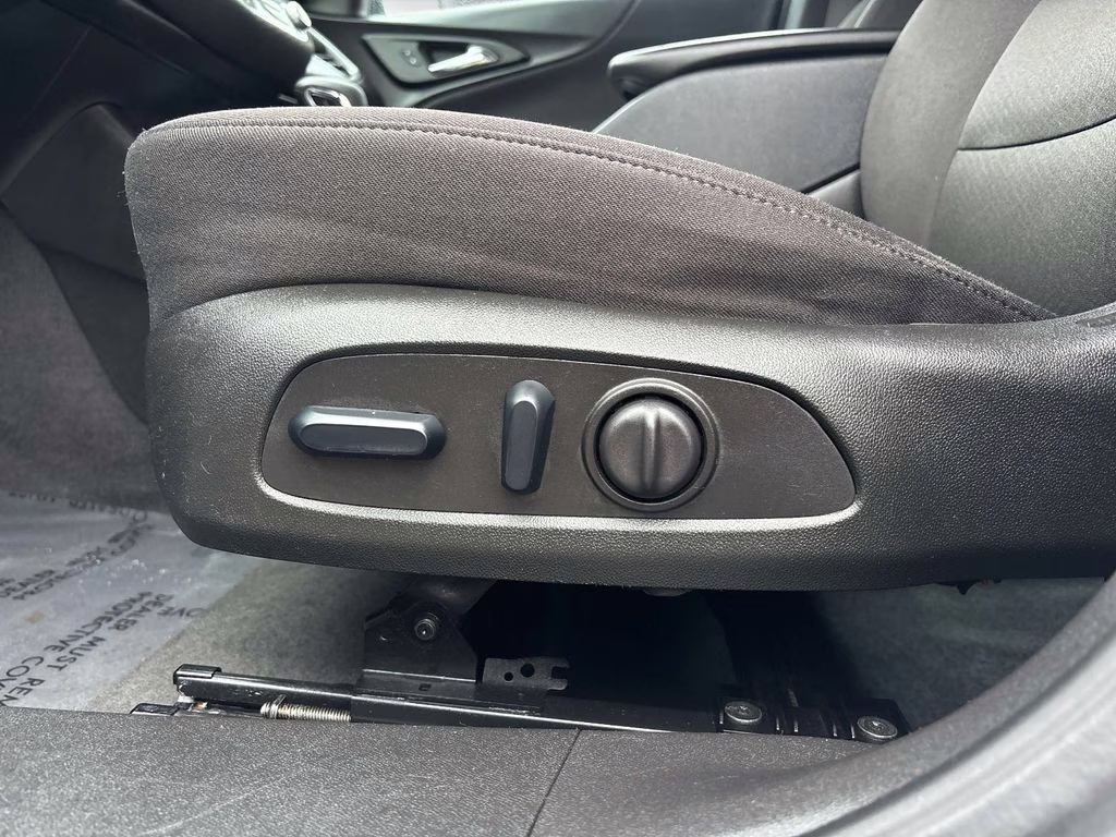 2024 Summit White Chevrolet Malibu LT FWD Sedan