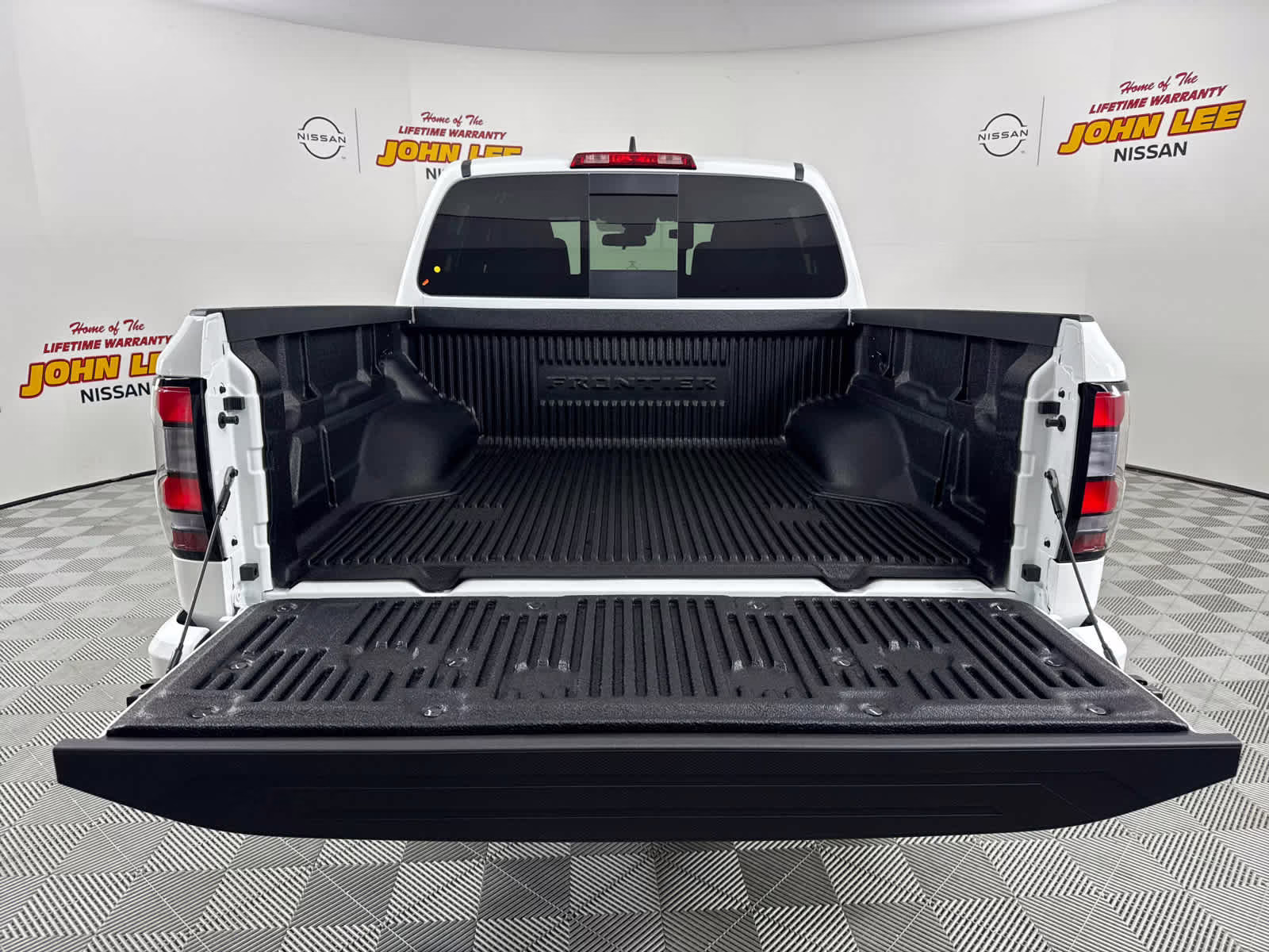 2026 Glacier White Nissan Frontier PRO-X RWD Truck