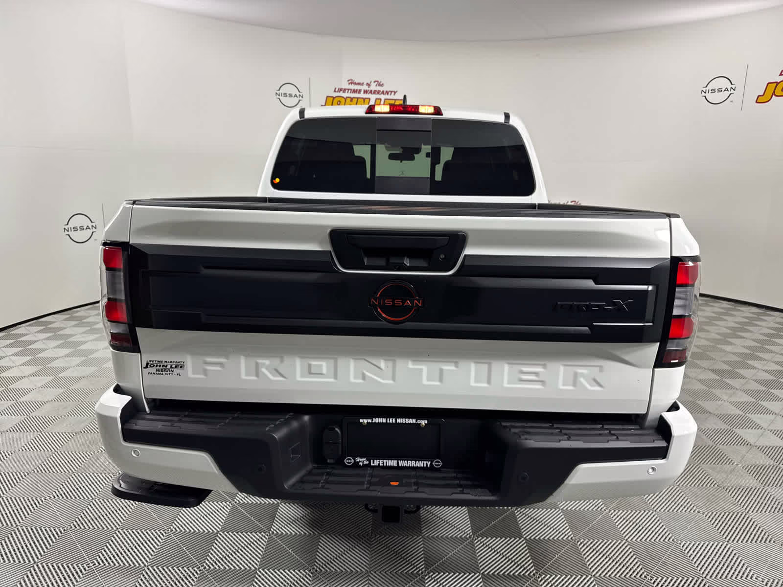 2026 Glacier White Nissan Frontier PRO-X RWD Truck