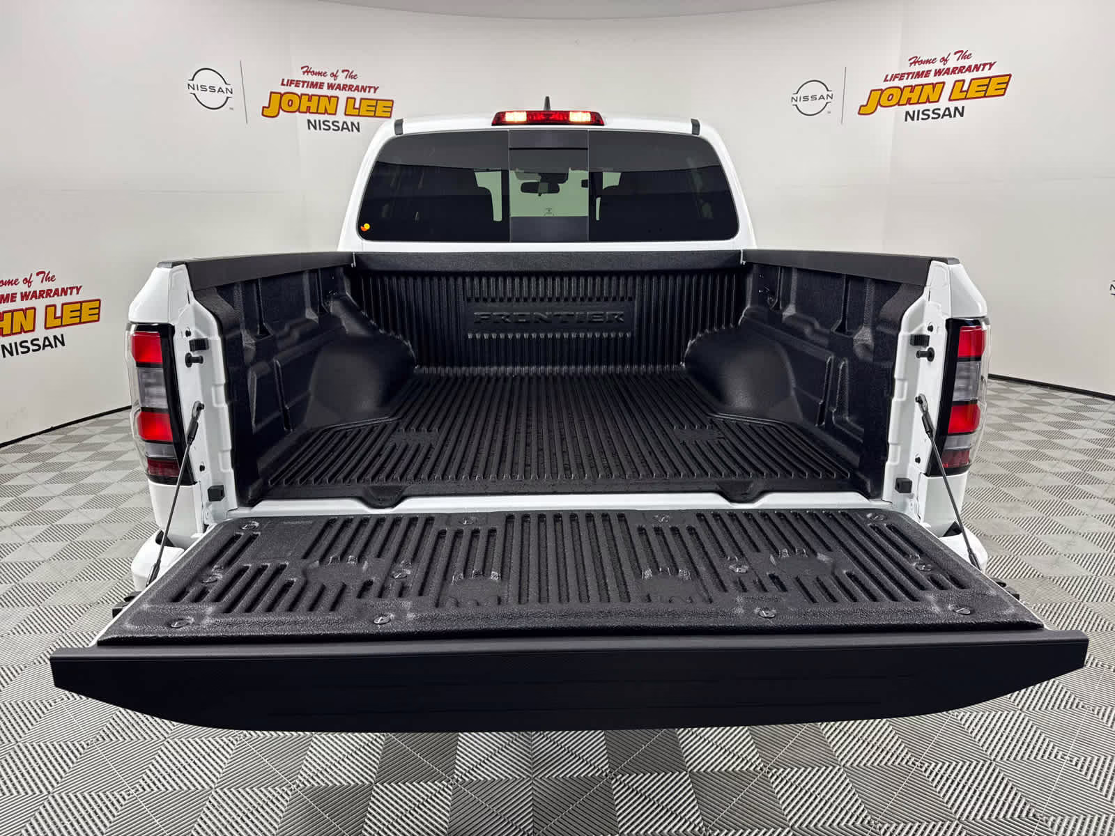 2026 Glacier White Nissan Frontier PRO-X RWD Truck