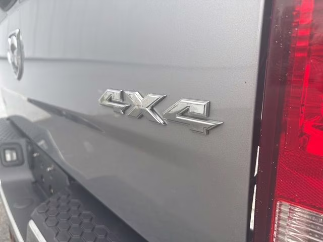 2022 Billet Silver Metallic Clearcoat Ram 1500 Classic SLT 4X4 Truck
